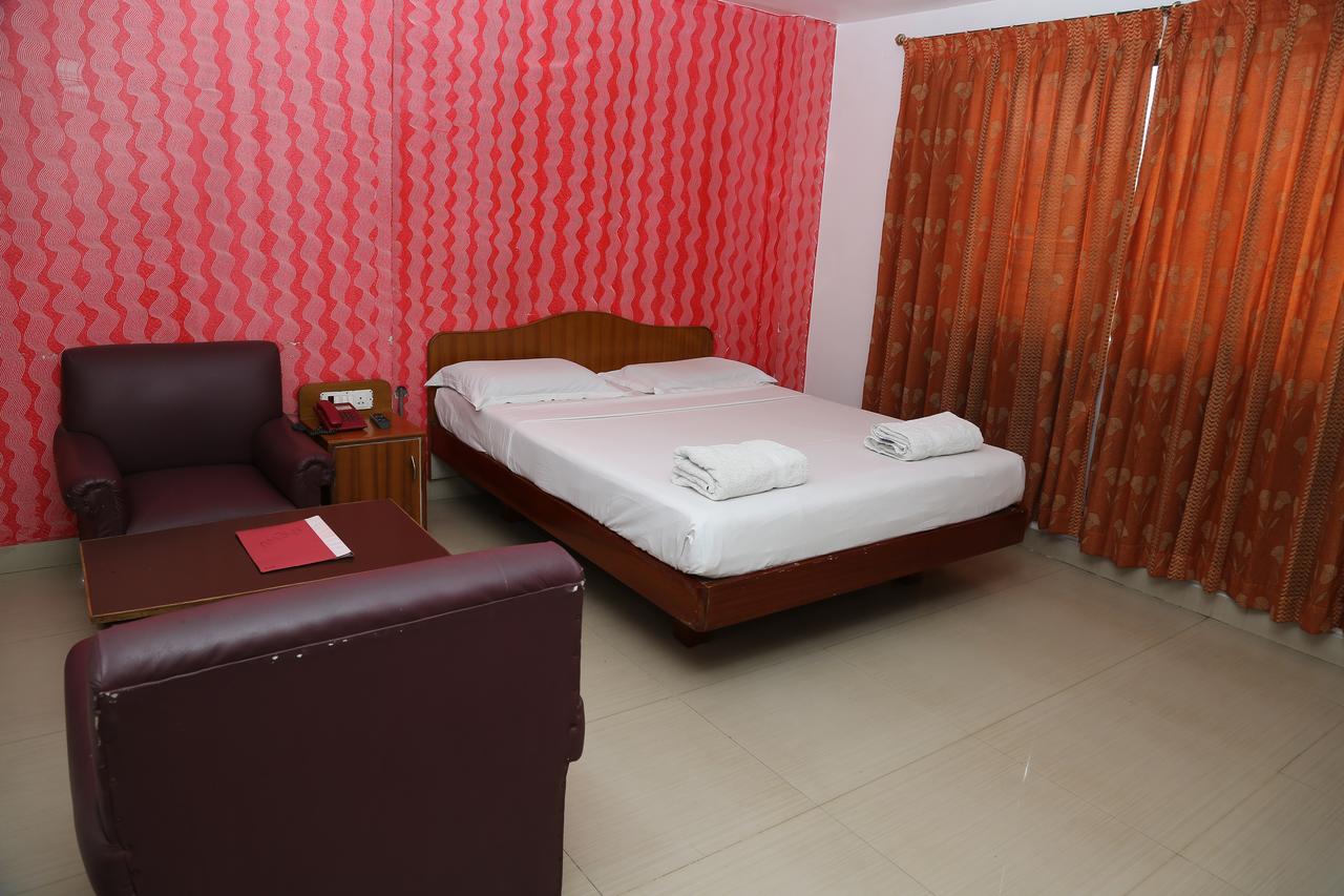韦洛尔 Sri Srinivasar Residency酒店 外观 照片