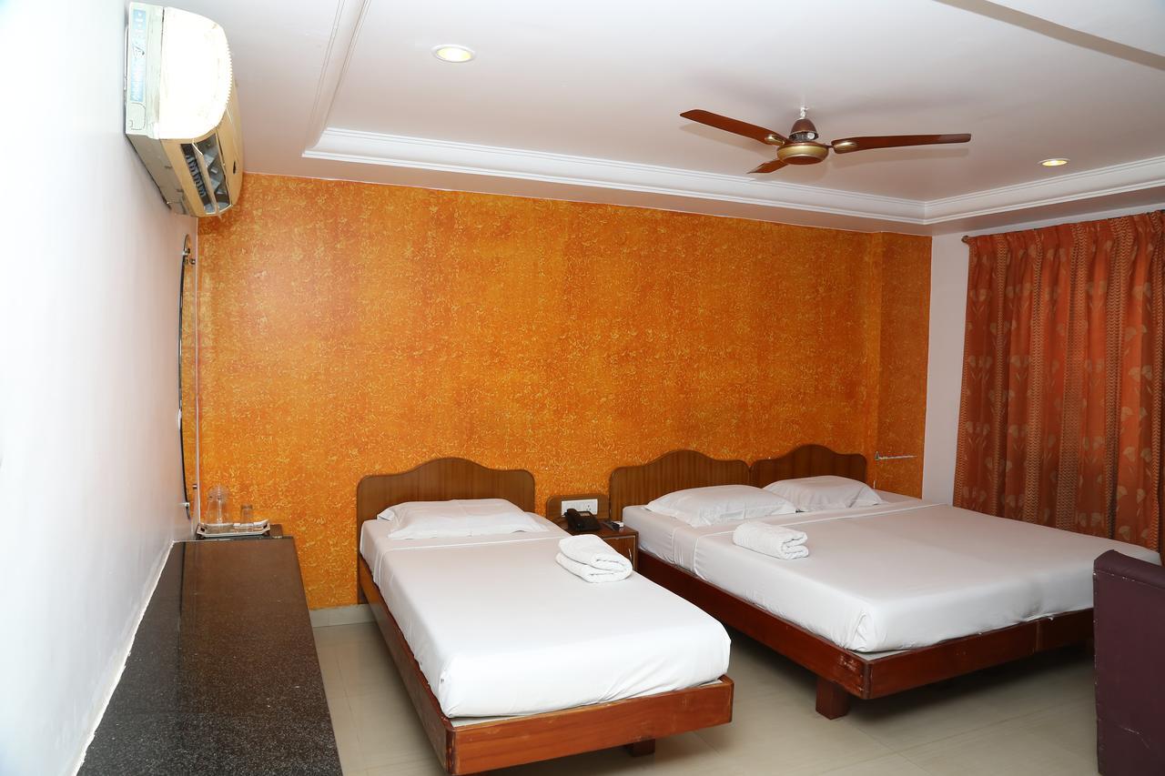 韦洛尔 Sri Srinivasar Residency酒店 外观 照片