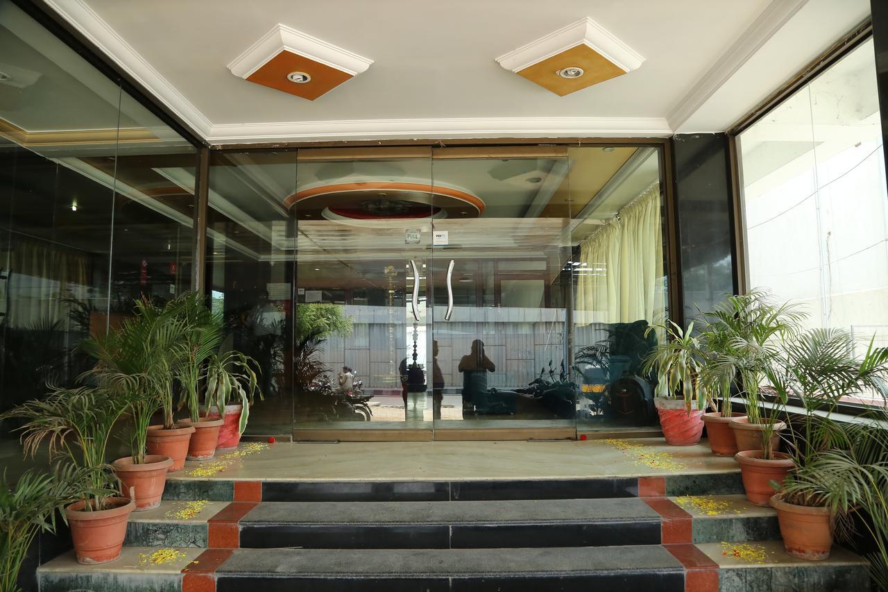 韦洛尔 Sri Srinivasar Residency酒店 外观 照片