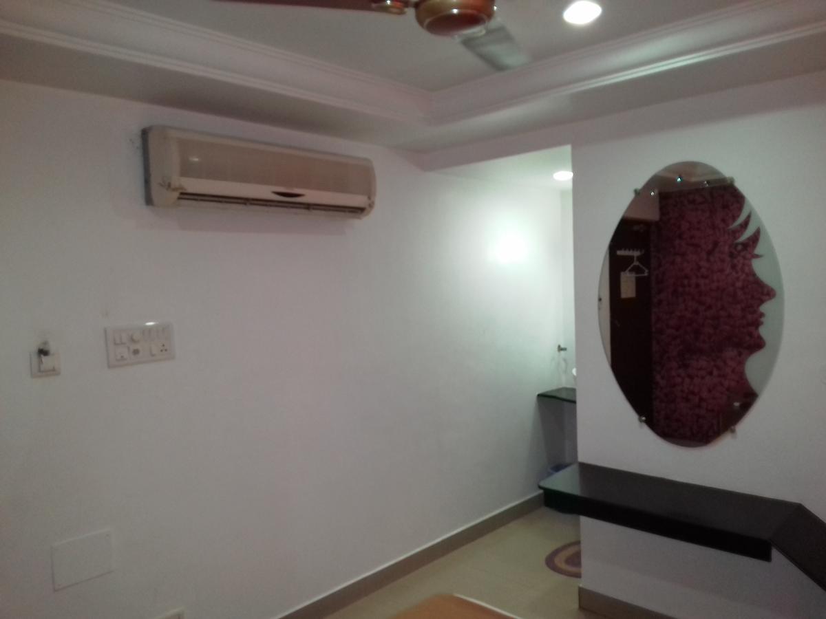 韦洛尔 Sri Srinivasar Residency酒店 外观 照片